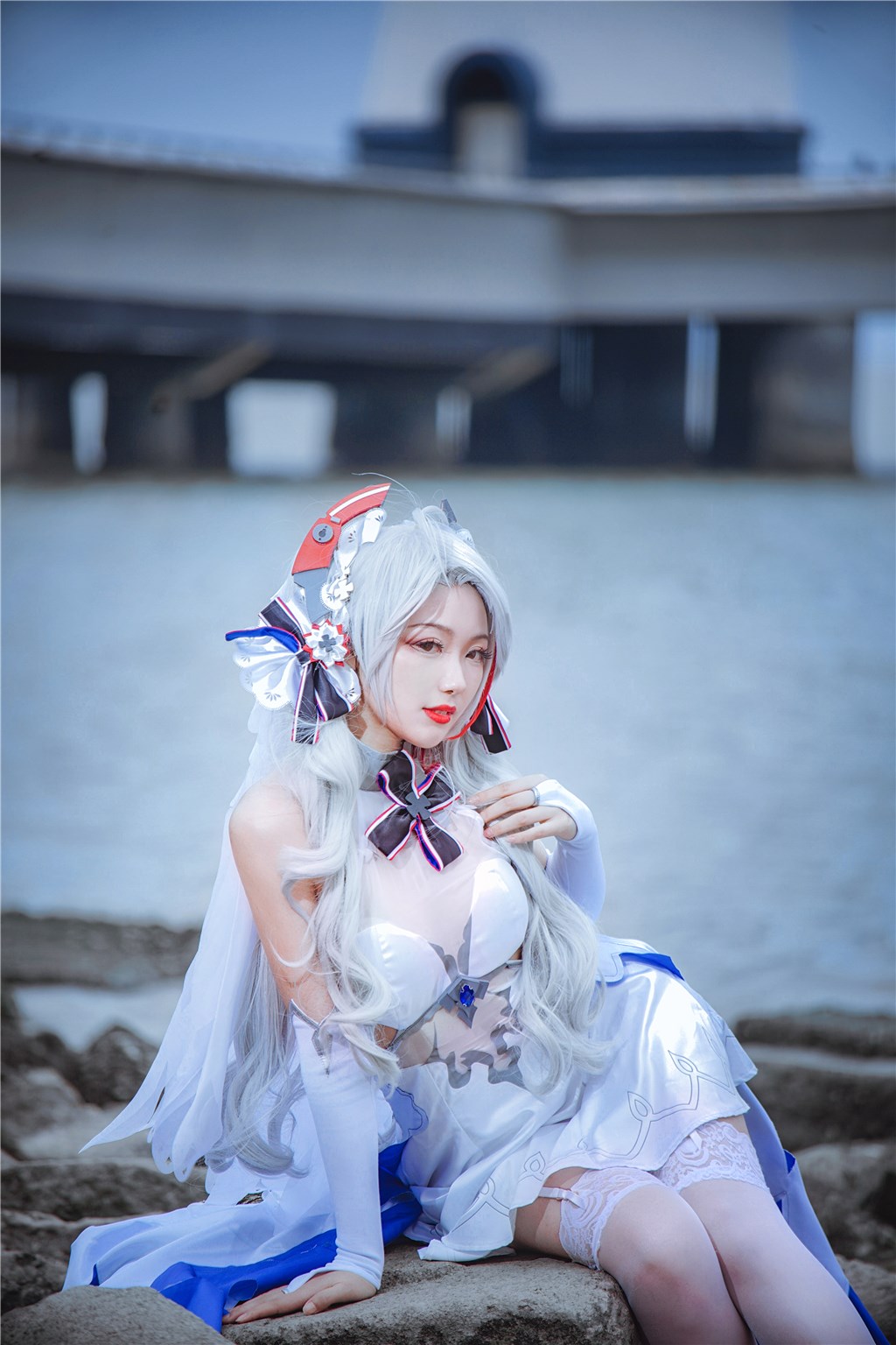 【明星爆料】震撼直击：顶流明星私下密会黑暗势力，涉嫌非法交易的黑料细节层层递进！